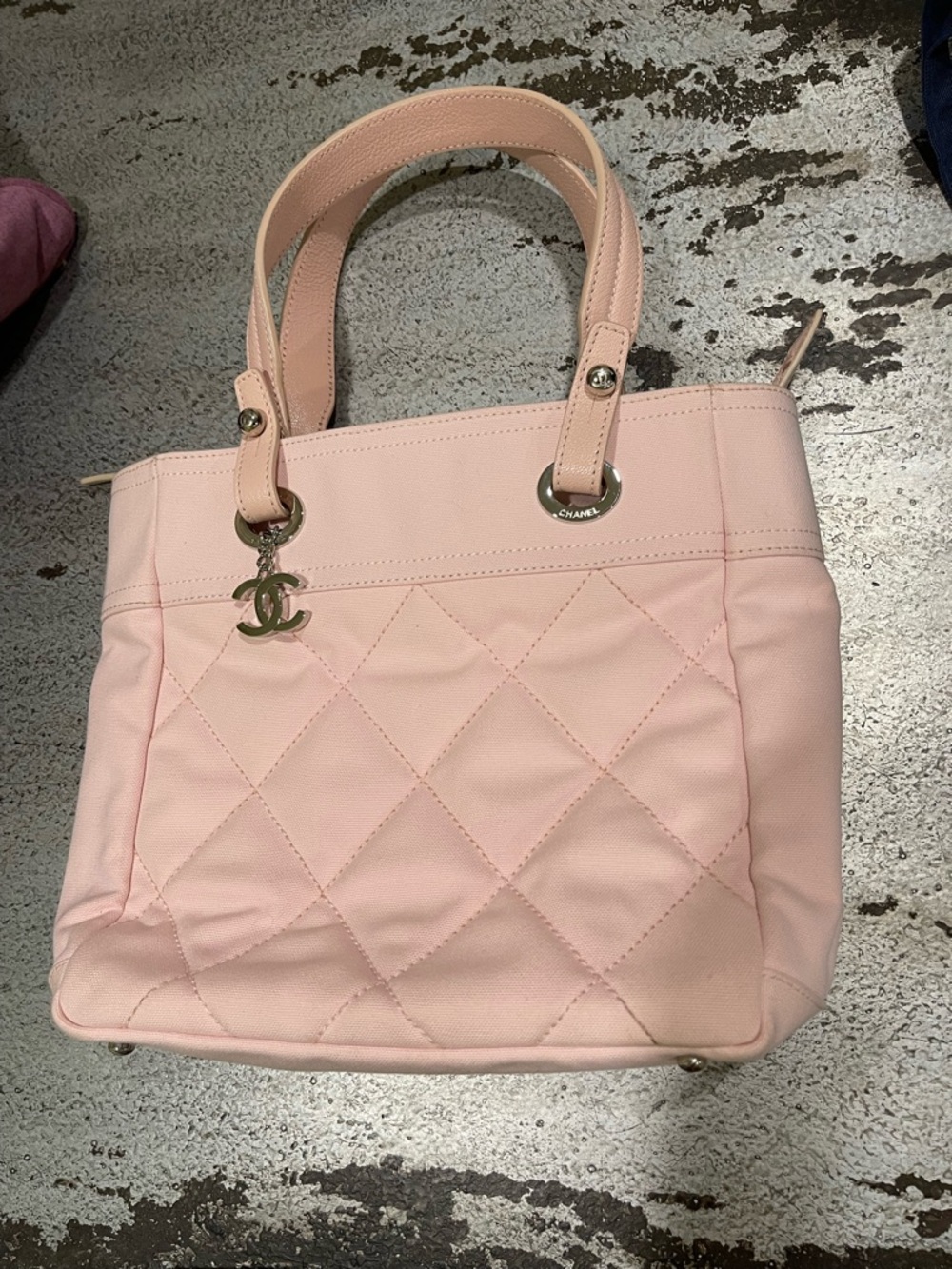 Chanel Women's Quilted Pink Tote Bag - Lightweight Everyday Carry - Picture 2 of 12